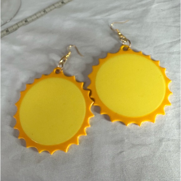 Large fun smiling sunshine yellow earrings - Picture 4 of 5